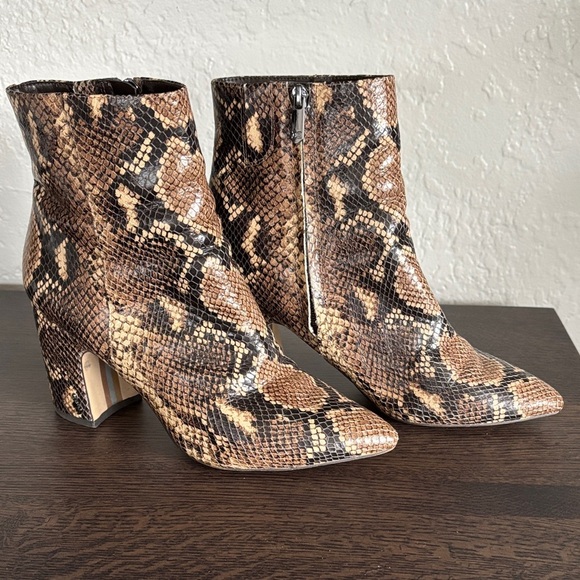 Sam Edelman Brown Snake Print heeled Ankle Boots 8.5M - Picture 1 of 13